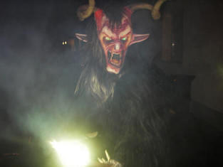 Besuch-des-Krampuslaufes-in-Kirchdorf