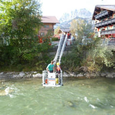 DLK-Uebung-mit-Wasserrettung